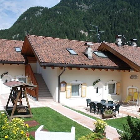 Residence Le Rose Поцца-ди-Фасса Экстерьер фото